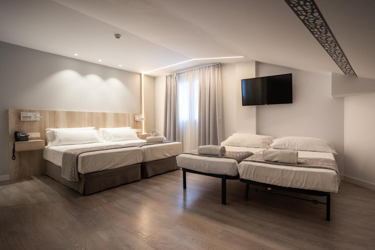 Classic Quadruple Room,1252725694:JPEG